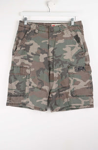 VINTAGE WRANGLER CAMO CARGO SHORTS W32