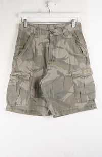 VINTAGE WRANGLER CAMO CARGO SHORTS W28