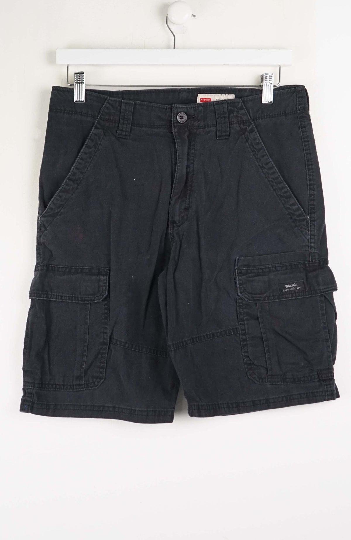 VINTAGE WRANGLER CARGO SHORTS W31