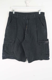 VINTAGE WRANGLER CARGO SHORTS W32