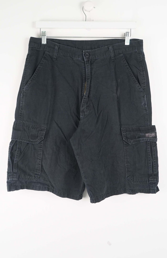 VINTAGE WRANGLER CARGO SHORTS W32