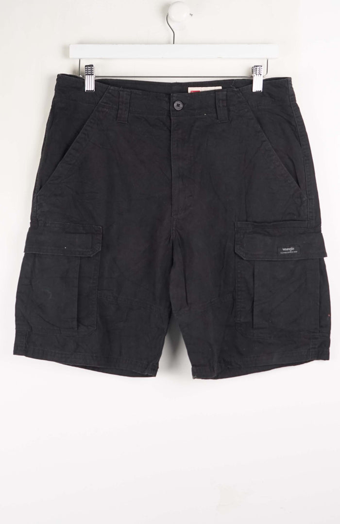 VINTAGE WRANGLER CARGO SHORTS W32