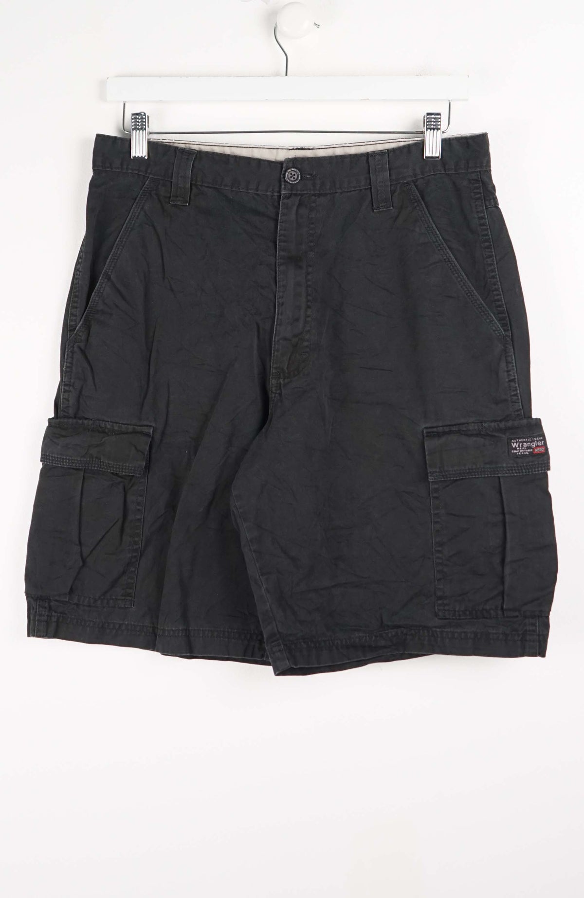 VINTAGE WRANGLER CARGO SHORTS W32