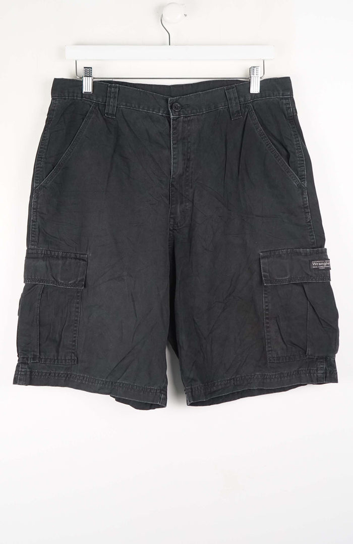 VINTAGE WRANGLER CARGO SHORTS W34