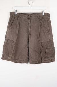 VINTAGE WRANGLER CARGO SHORTS W34
