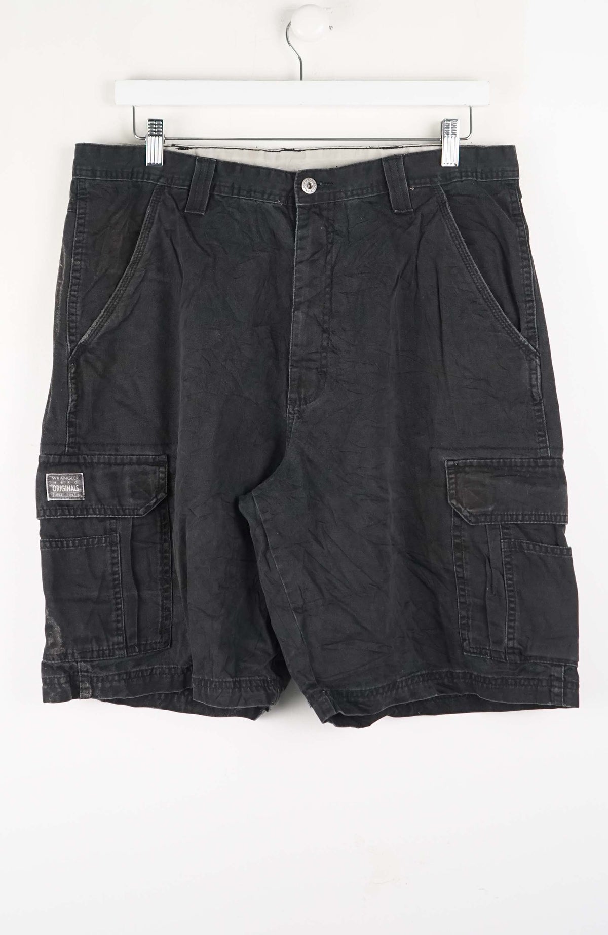 VINTAGE WRANGLER CARGO SHORTS W34