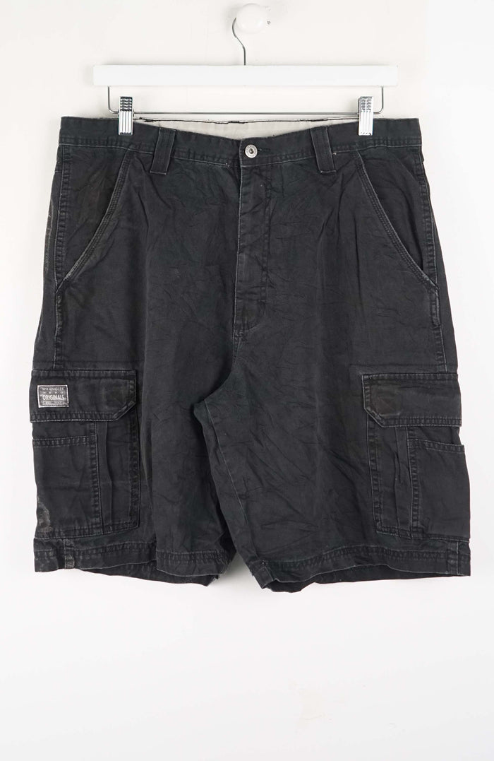 VINTAGE WRANGLER CARGO SHORTS W34