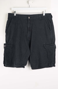 VINTAGE WRANGLER CARGO SHORTS W34