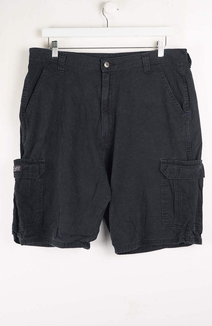 VINTAGE WRANGLER CARGO SHORTS W34