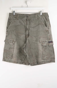 VINTAGE WRANGLER CAMO CARGO SHORTS W34