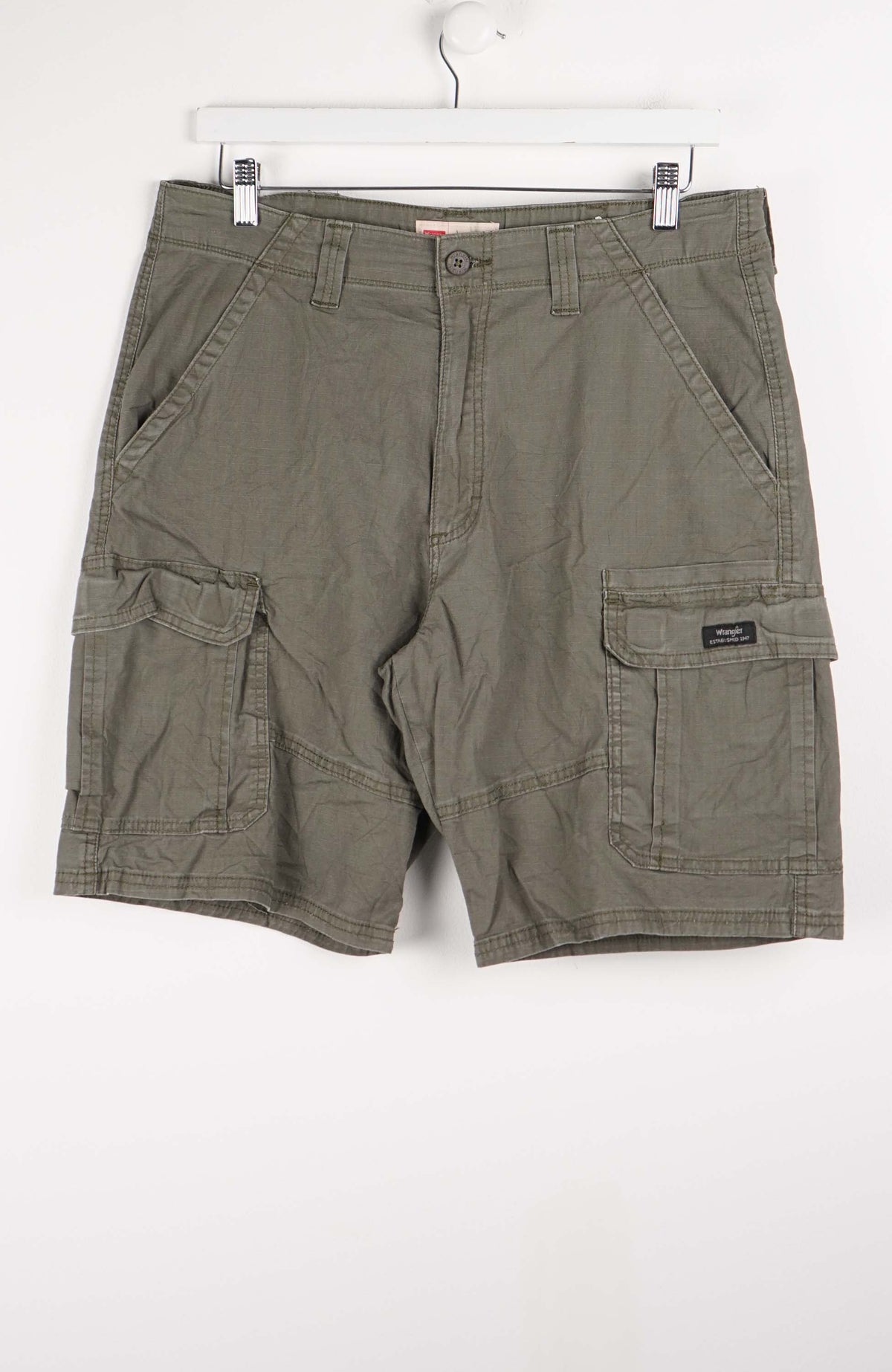 VINTAGE WRANGLER CARGO SHORTS W34