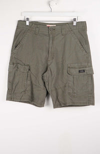 VINTAGE WRANGLER CARGO SHORTS W34