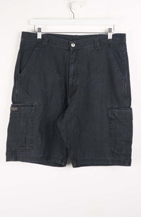 VINTAGE WRANGLER CARGO SHORTS W34