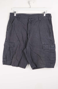 VINTAGE WRANGLER CARGO SHORTS W34