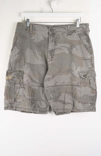 VINTAGE WRANGLER CAMO CARGO SHORTS W35