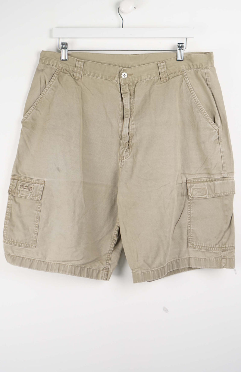 VINTAGE WRANGLER CARGO SHORTS W36