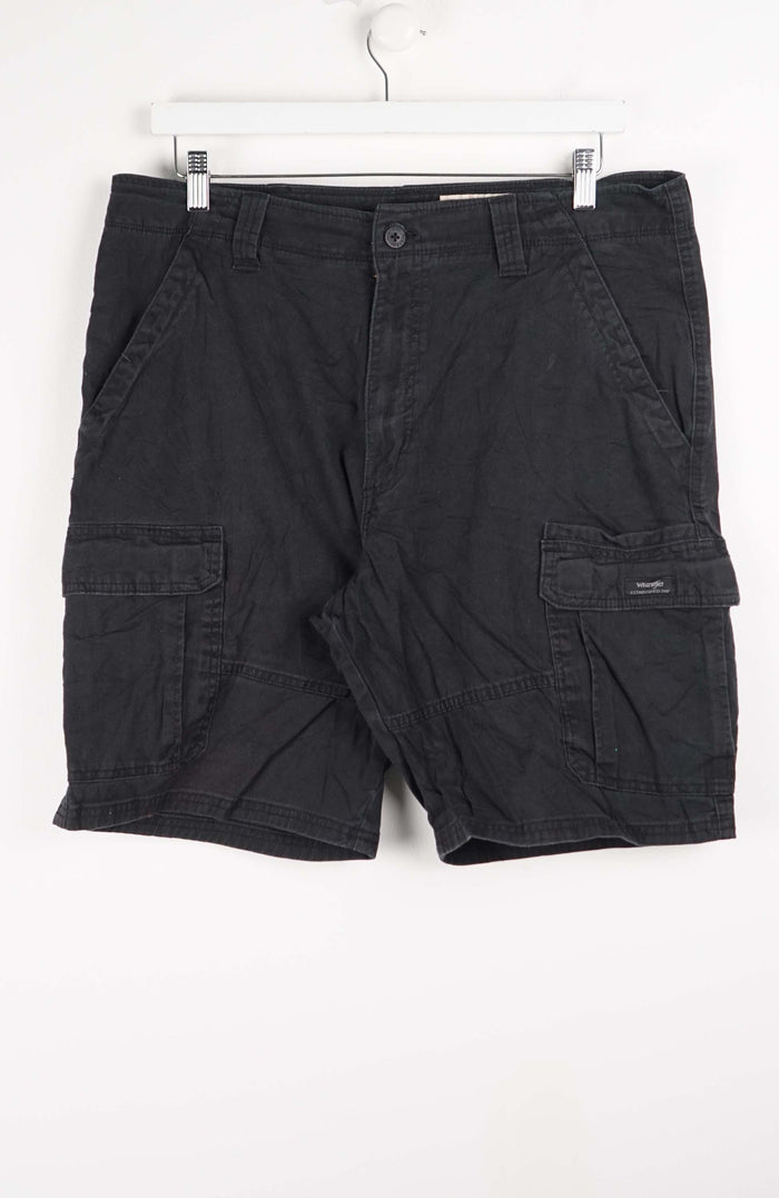 VINTAGE WRANGLER CARGO SHORTS W36