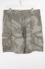 VINTAGE WRANGLER CARGO SHORTS W40