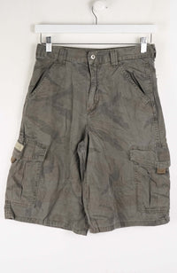 VINTAGE WRANGLER CAMO CARGO SHORTS W28