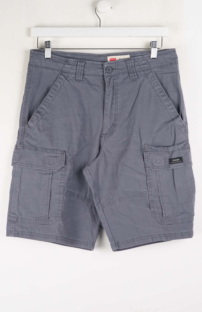 VINTAGE WRANGLER CARGO SHORTS W30