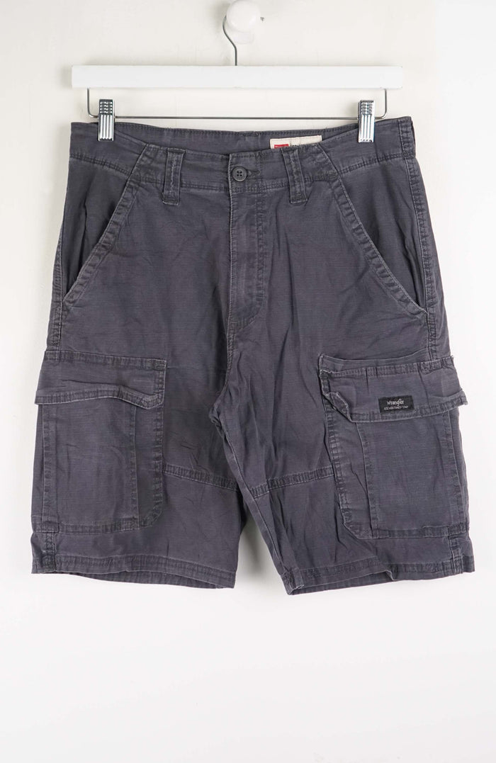 VINTAGE WRANGLER CARGO SHORTS W30