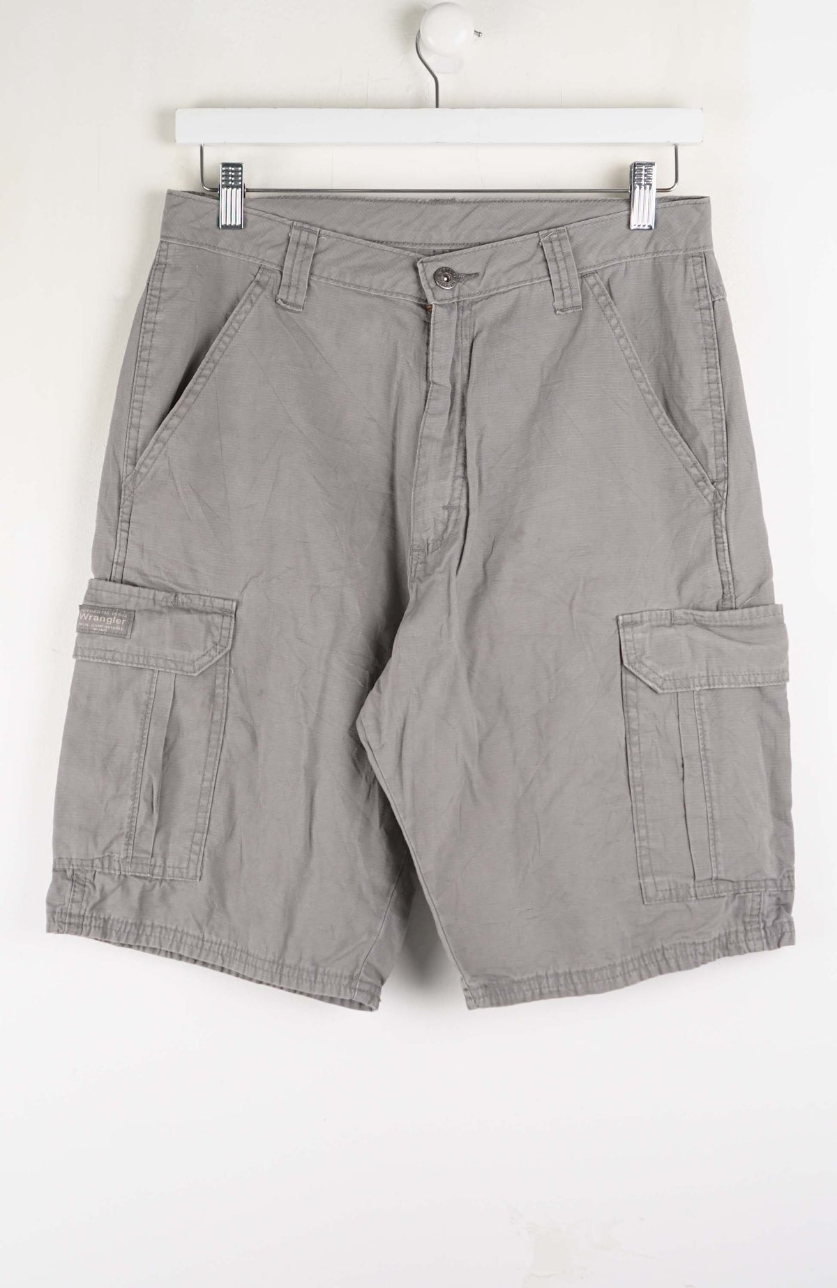 VINTAGE WRANGLER CARGO SHORTS W31