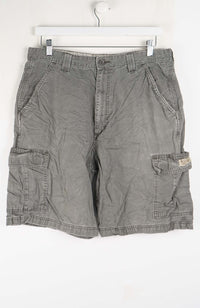 VINTAGE WRANGLER CARGO SHORTS W32