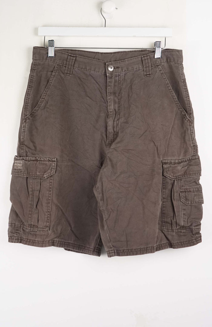 VINTAGE WRANGLER CARGO SHORTS W32