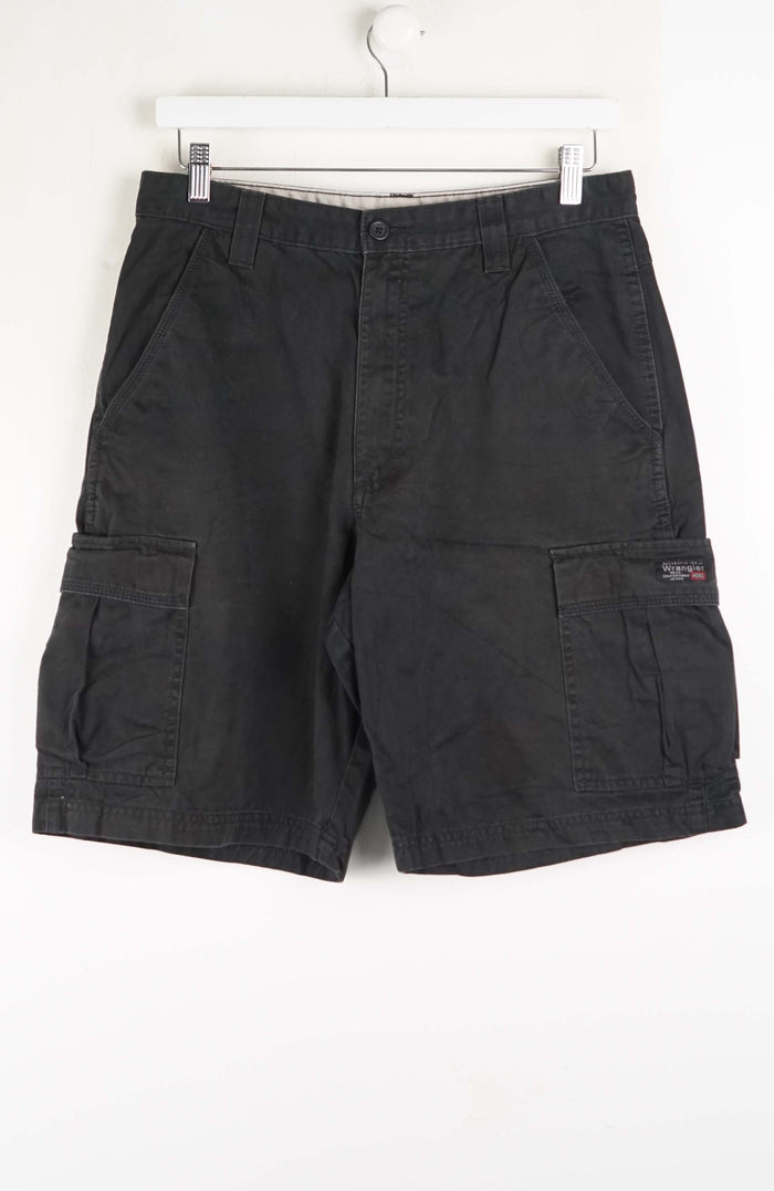 VINTAGE WRANGLER CARGO SHORTS W32