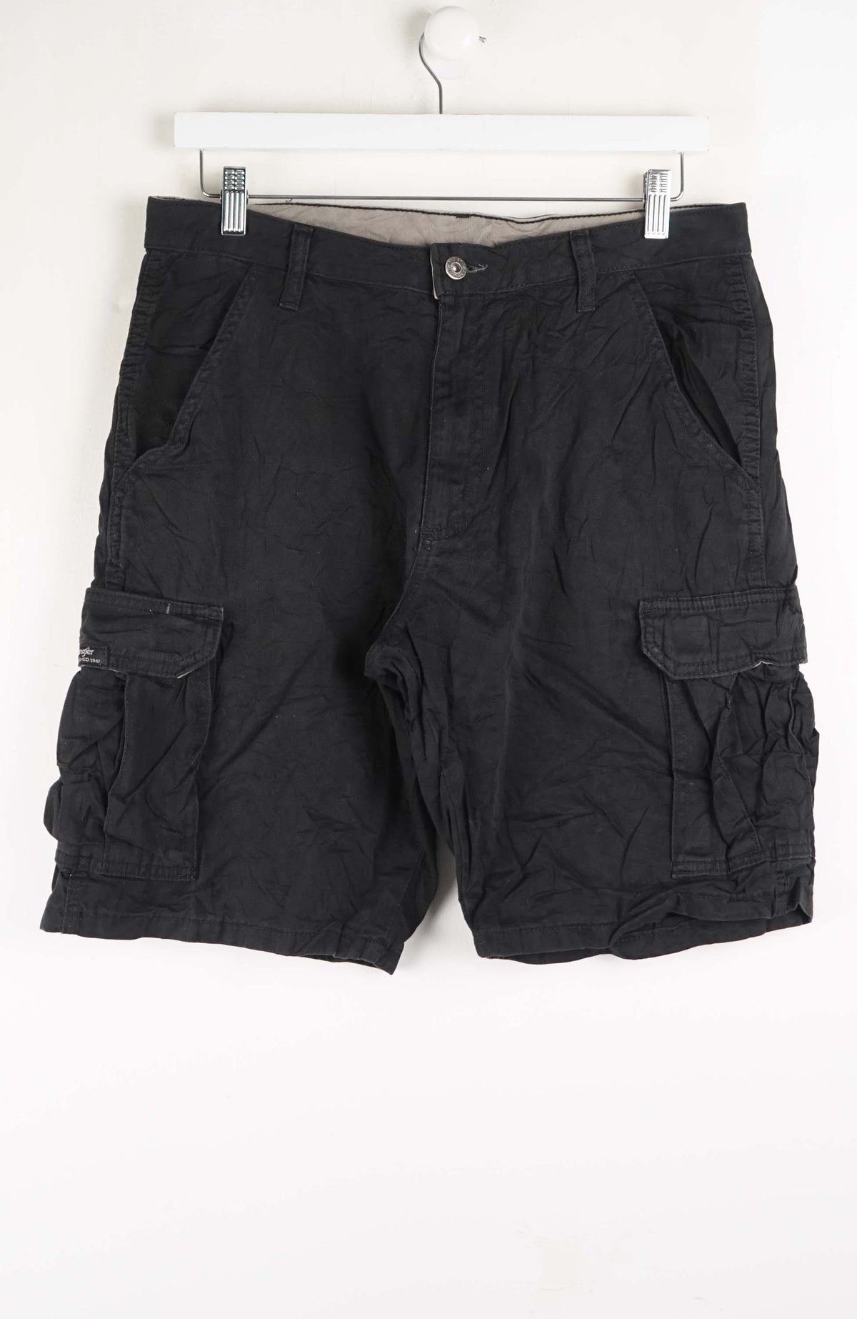 VINTAGE WRANGLER CARGO SHORTS W33