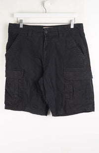 VINTAGE WRANGLER CARGO SHORTS W34