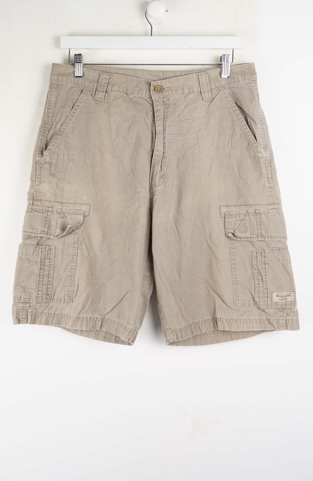 VINTAGE WRANGLER CARGO SHORTS W34