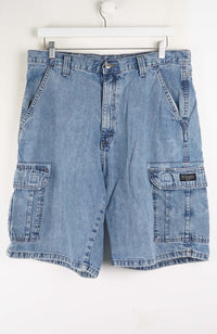 VINTAGE WRANGLER CARGO SHORTS W36