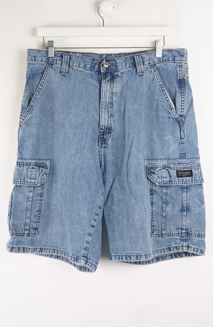 VINTAGE WRANGLER CARGO SHORTS W36