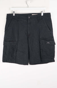 VINTAGE WRANGLER CARGO SHORTS W36