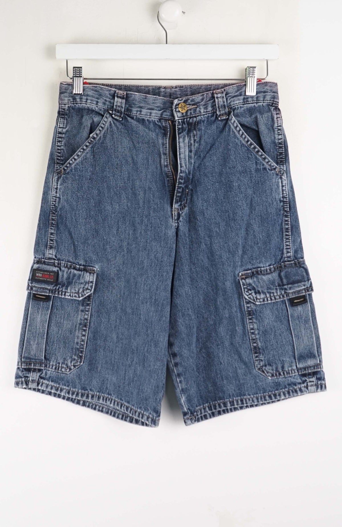 VINTAGE WRANGLER CARGO SHORTS W29