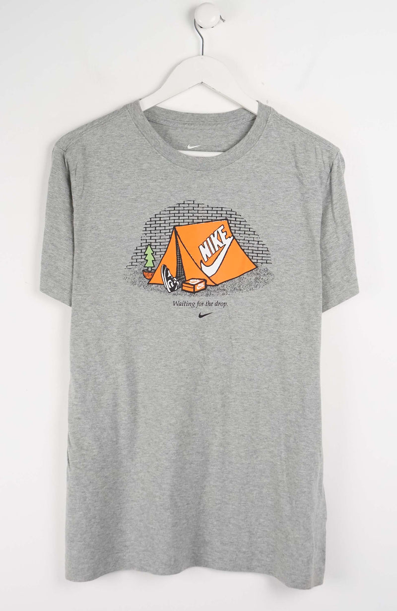 VINTAGE NIKE T-SHIRT (M)