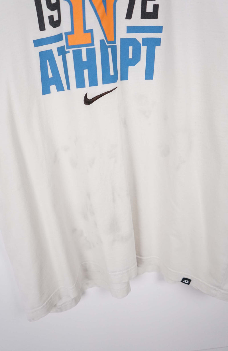 VINTAGE NIKE T-SHIRT (L)