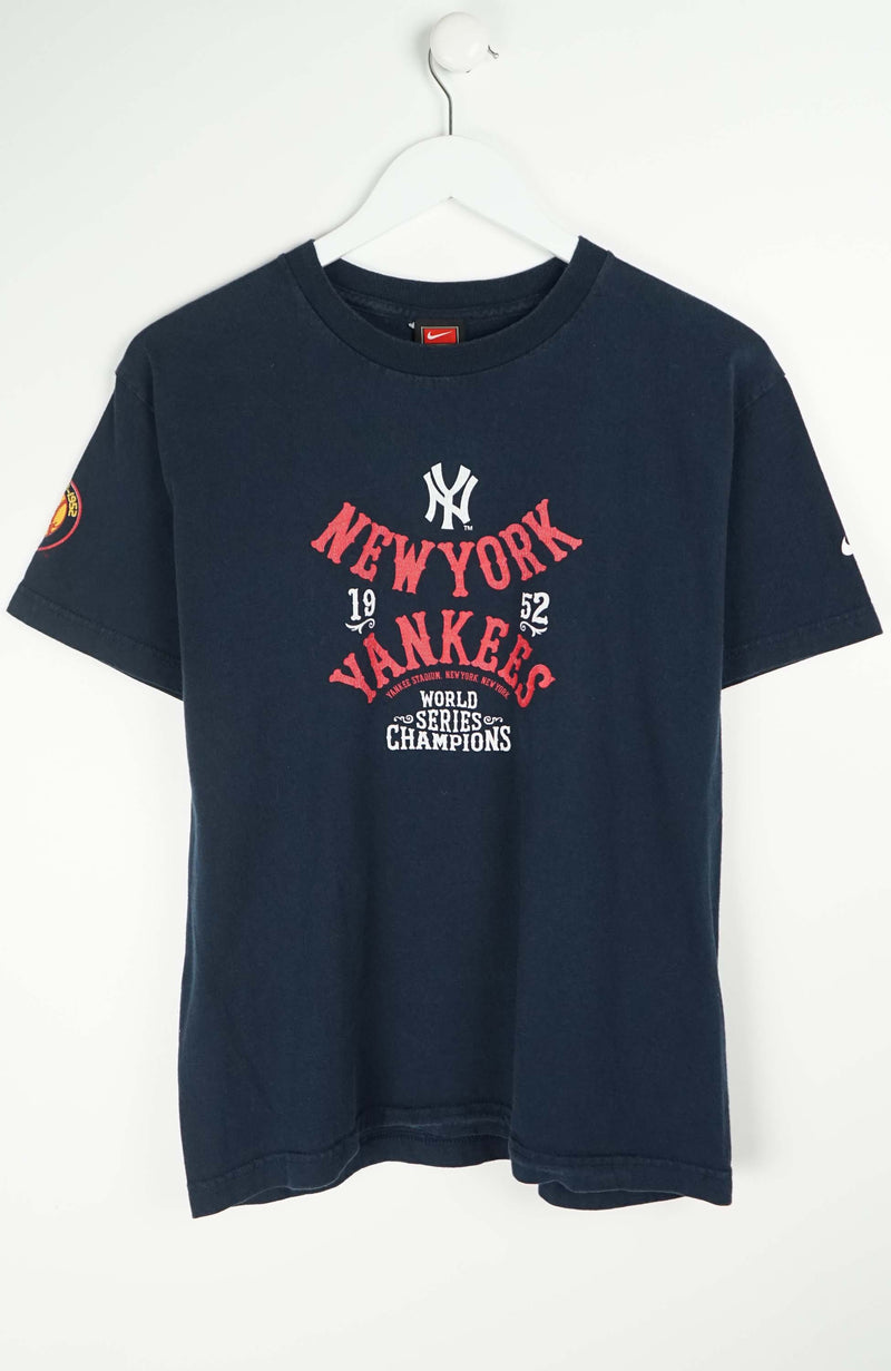 VINTAGE NIKE T-SHIRT (S)